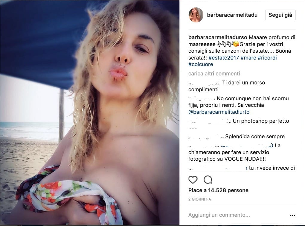Barbara D'urso un selfie hot per ringraziare i fan