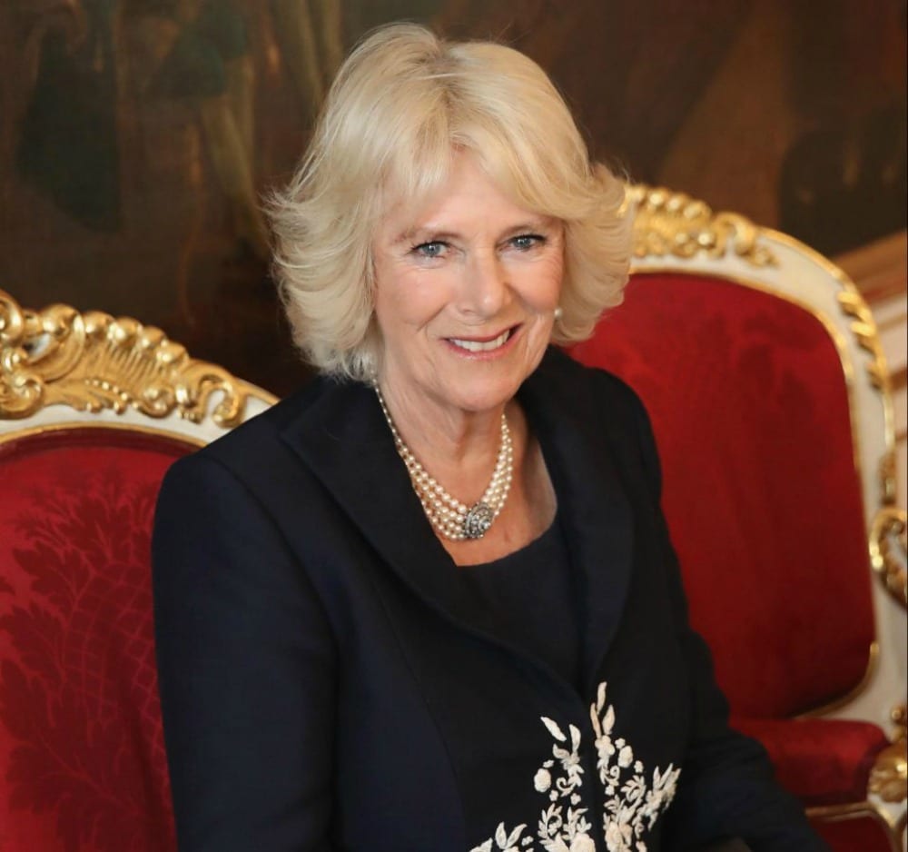 Camilla ha scelto il fotografo di Lady Diana per il ritratto ufficiale dei suoi 70 anni