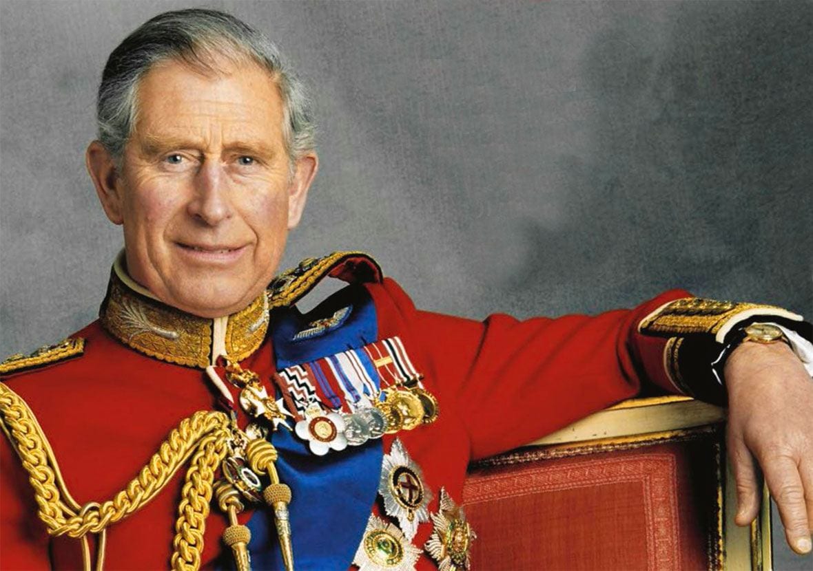 Carlo d'Inghilterra rompe la tradizione e si rifiuta di vivere a Buckingham Palace da Re
