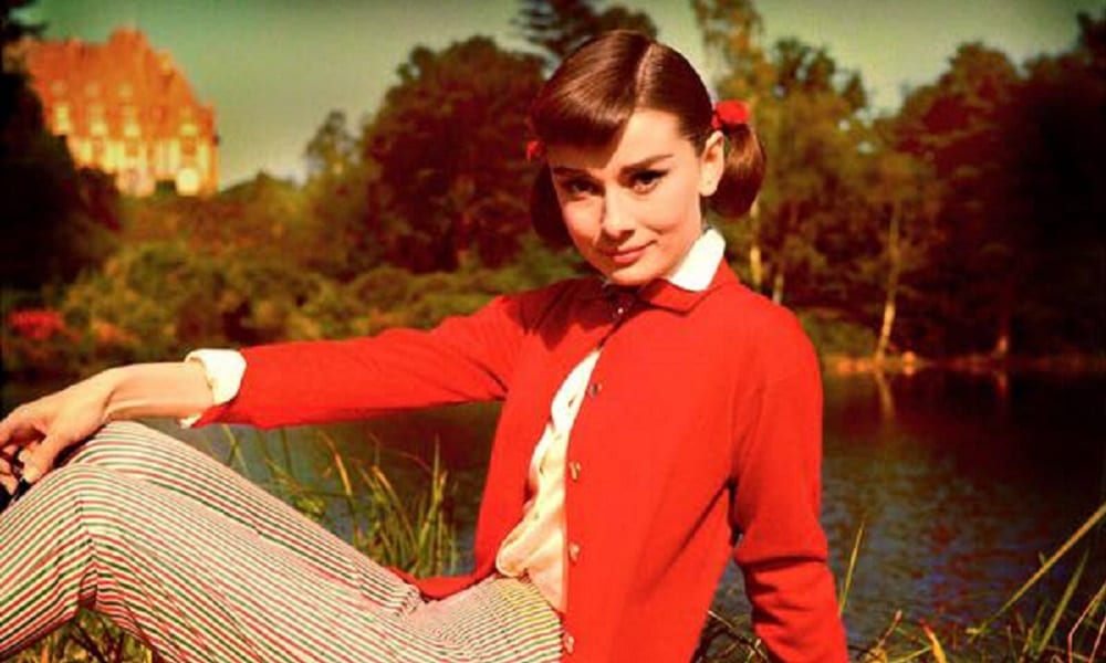 Audrey Hepburn, 25 anni dopo: in mostra le foto "oltre lo schermo"