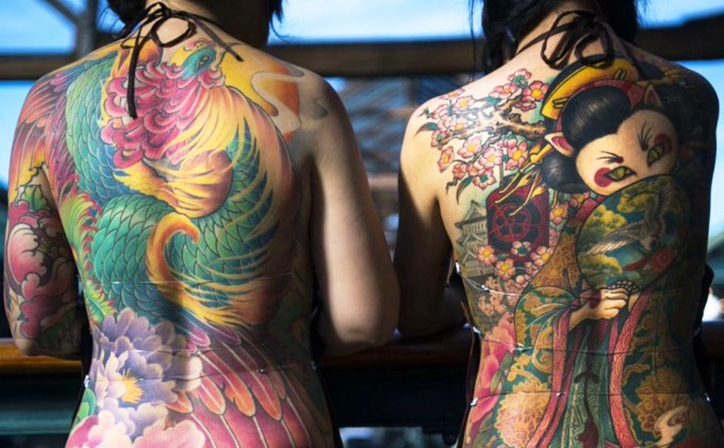 Quanti italiani si fanno i tatuaggi? Più gli uomini o le donne?
