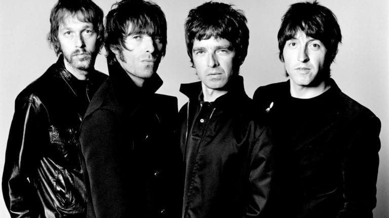 Oasis, Wonderwall compie 25 anni raggiunge il miliardo di ascolti su Spotify: l’ironia di Liam Gallagher
