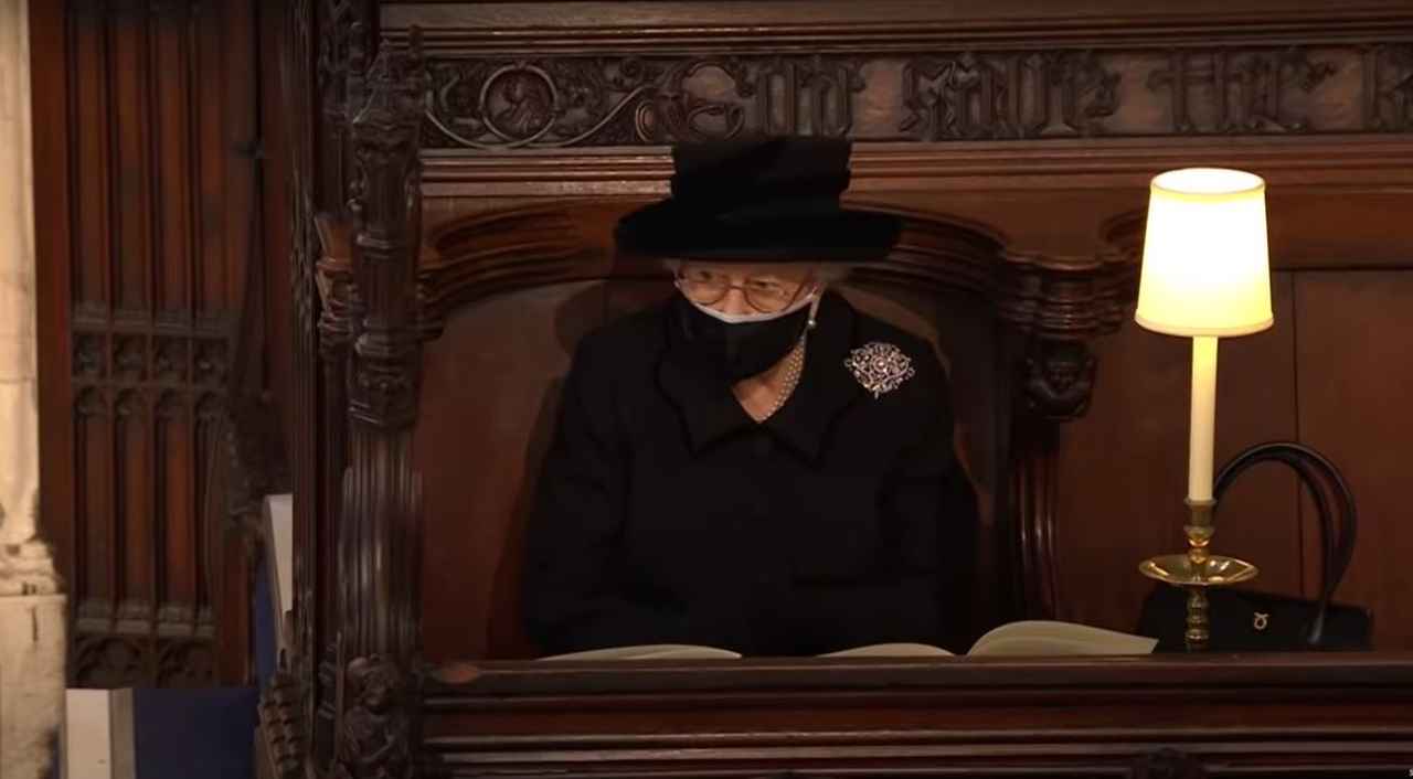 Regina Elisabetta funerale principe Filippo