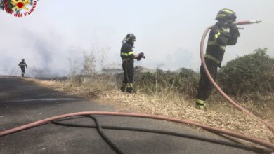 Sardegna Oristano incendio vigili fuoco