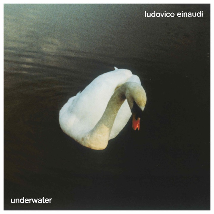 Ludovico Einaudi pubblica ‘Underwater’: il suono da un’altra dimensione