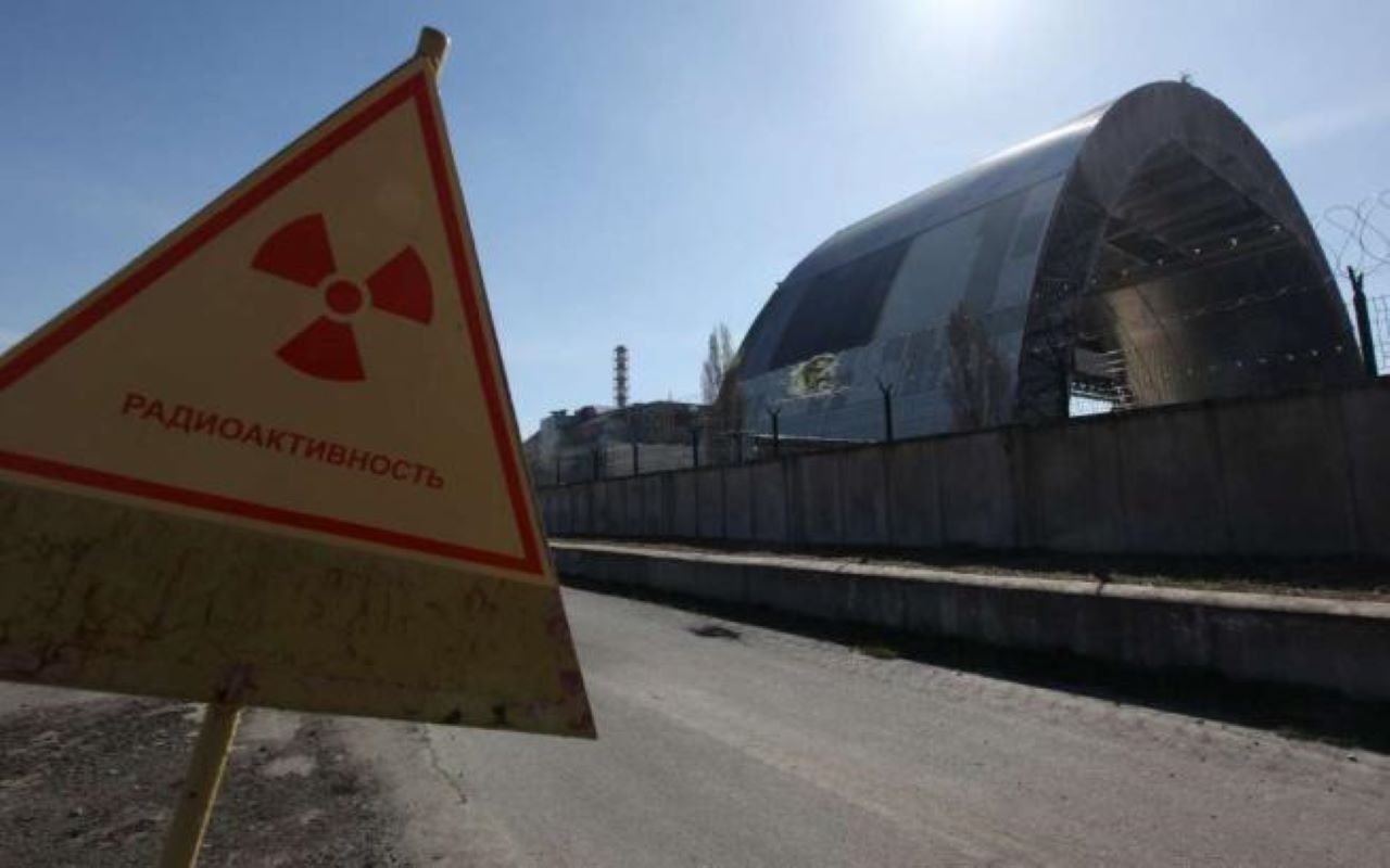 Guerra in Ucraina, combattimenti anche a Chernobyl. Cortei contro la guerra in Russia