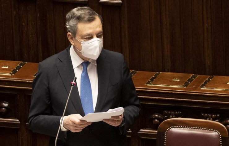 Guerra in Ucraina, Draghi: “Svolta nella storia, obbligati a scelte impensabili”