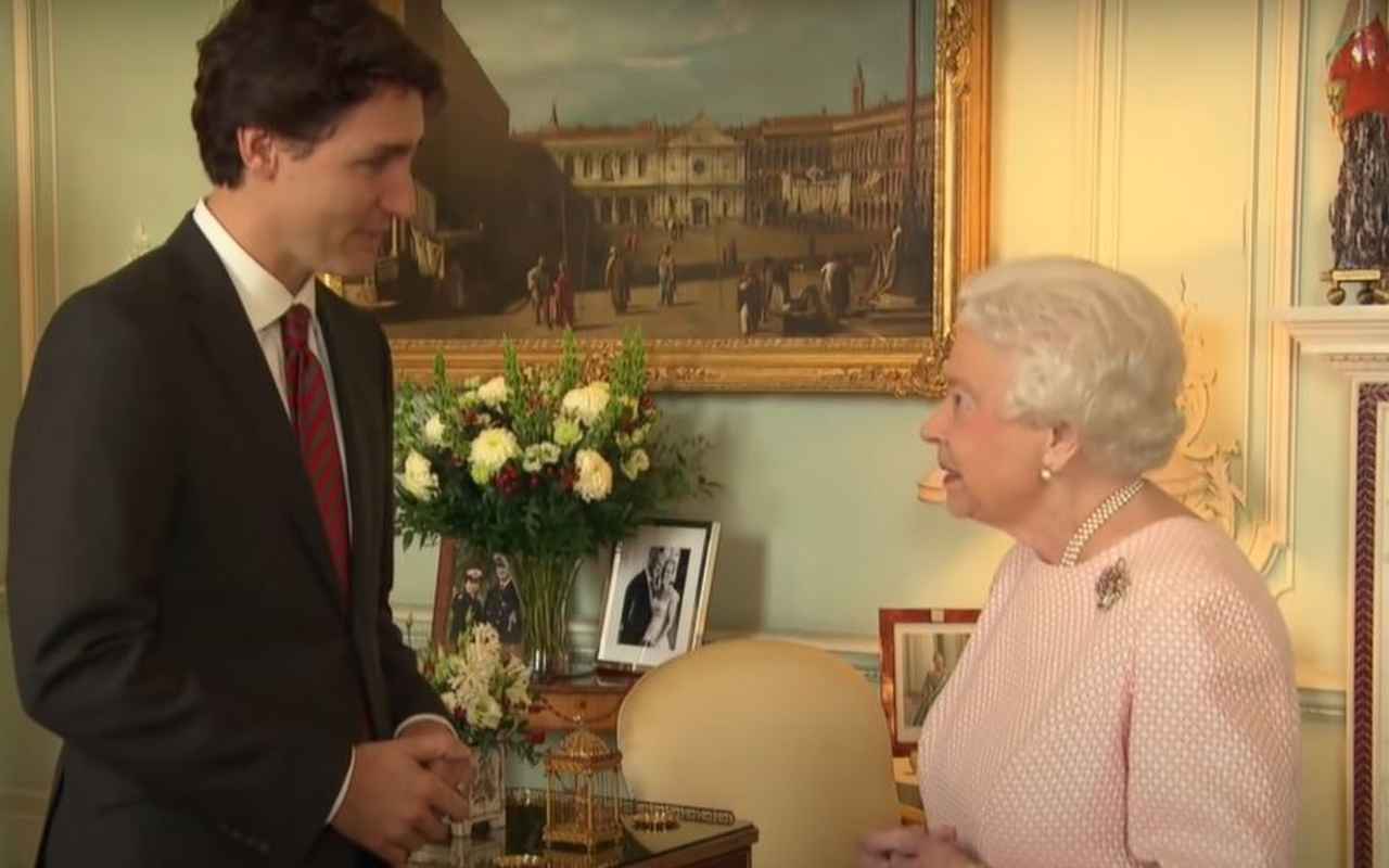 La regina Elisabetta incontra ustin Trudeau