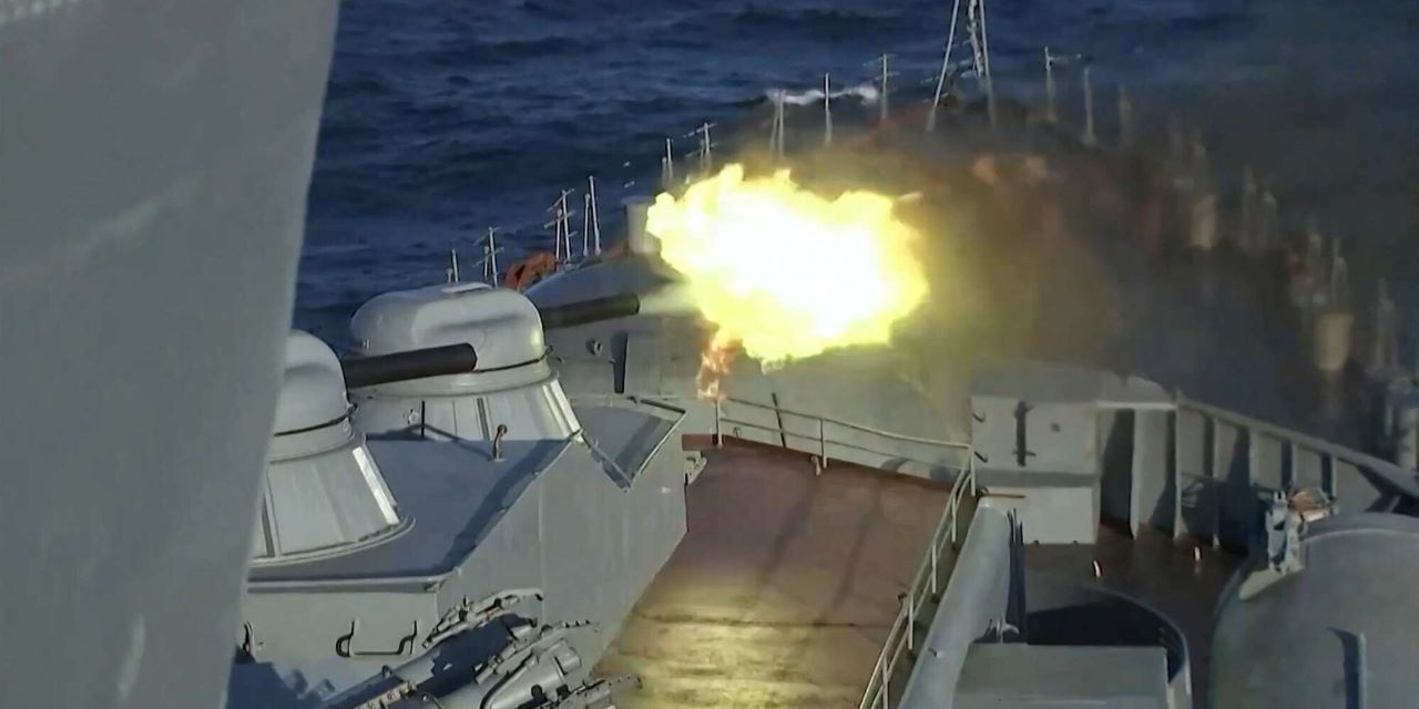 Ucraina, il giallo dell’incrociatore russo nel Mar Nero. Dagli Usa altre armi a Kiev