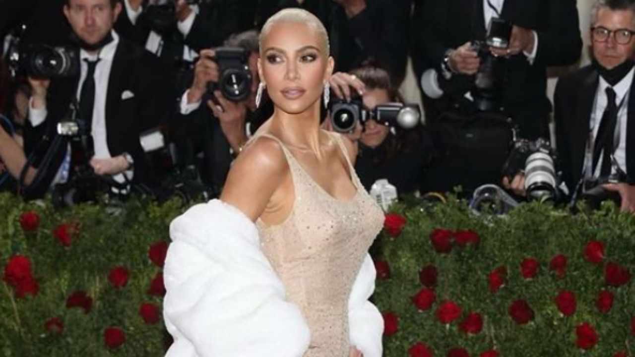 Bob Mackie critica duramente Kim Kardashian per l’abito di Marilyn