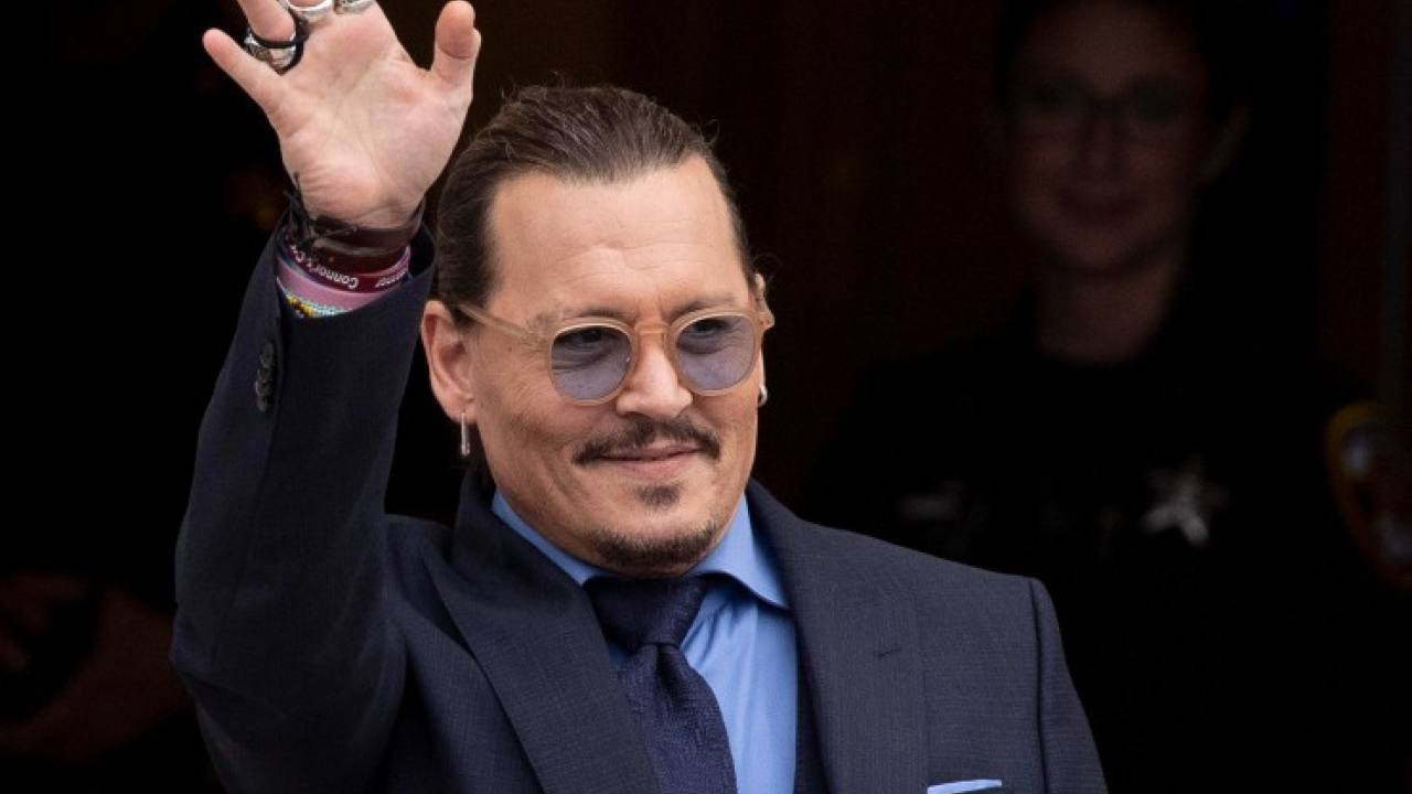 Johnny Depp è il re Luigi XV: ecco la prima foto ufficiale del film