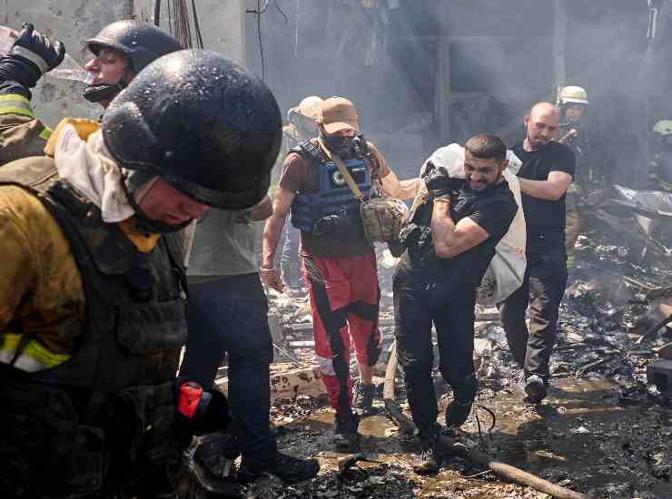 Ucraina bombardamento russo morti e feriti a Kharkiv