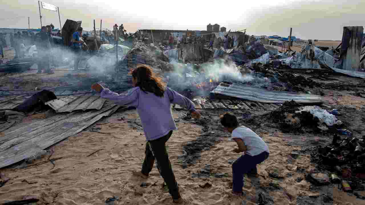 Rafah bombe Israele campo profughi sfollati