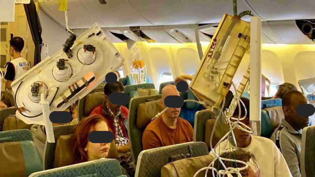 social media foto passeggeri volo londra singapore
