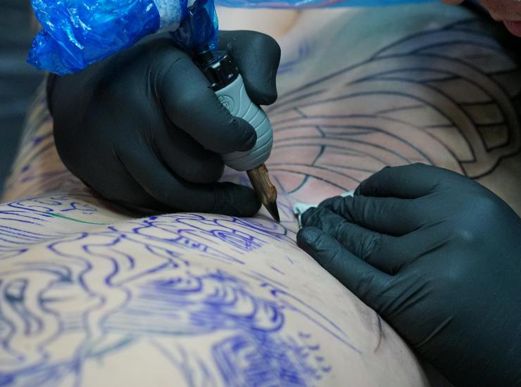 Tatuaggi studio Usa su inchiostri pericolosi 