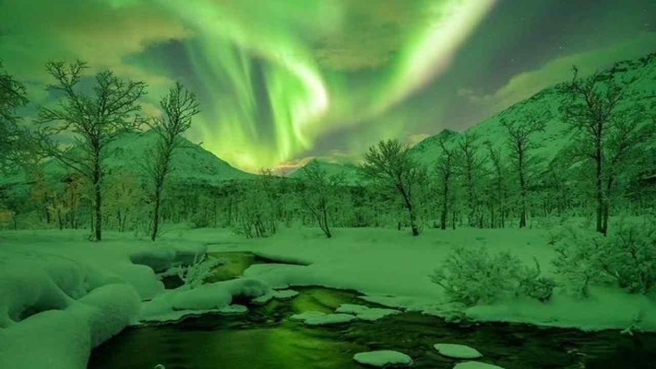 Aurora Boreale in Norvegia, uno dei paesi dove i turisti si recano per ammirare questi fenomeni