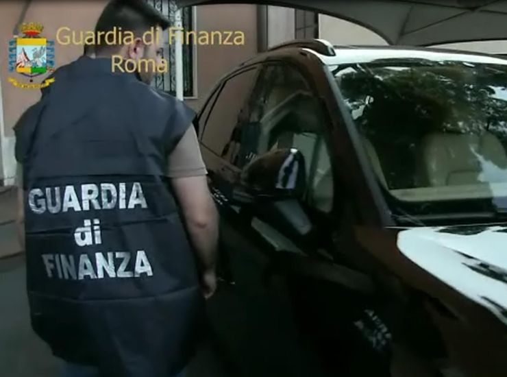 Guardia di Finanza contro l'abusivismo finanziario 