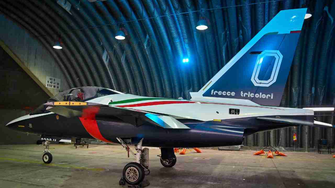 Aereo M-346 delle Frecce Tricolori