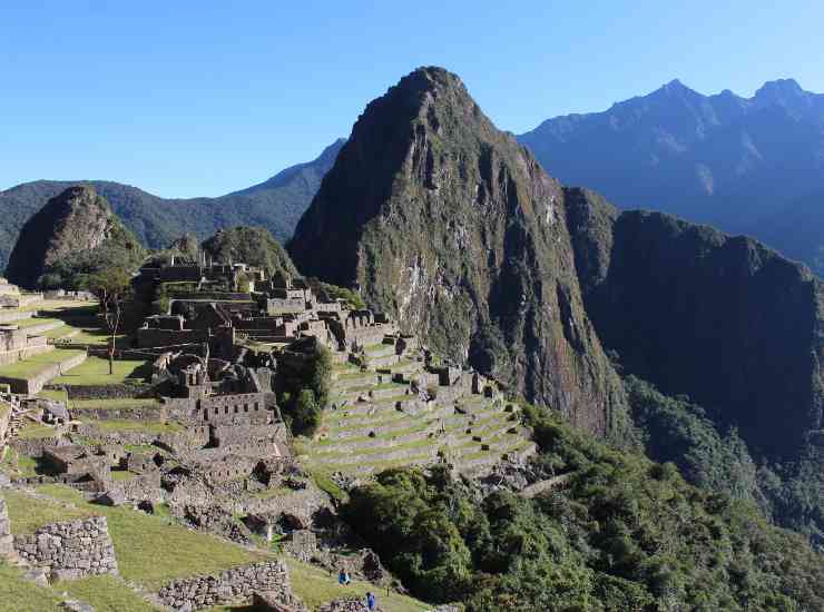 Machu Picchu incidente bus turistico precipitato  