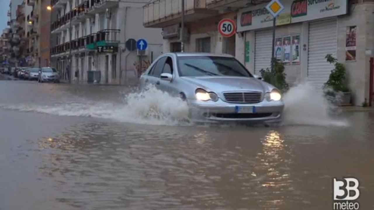 Meteo, allerta in varie regioni