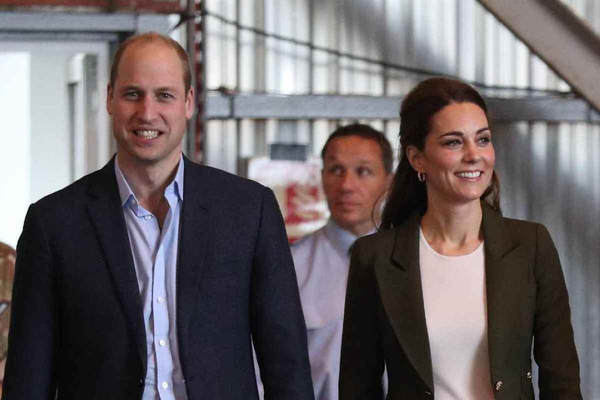 Principe William viaggia senza Kate Middleton