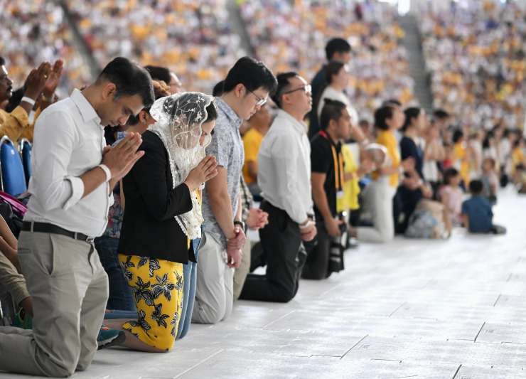 Fedeli, messa del Papa a Singapore