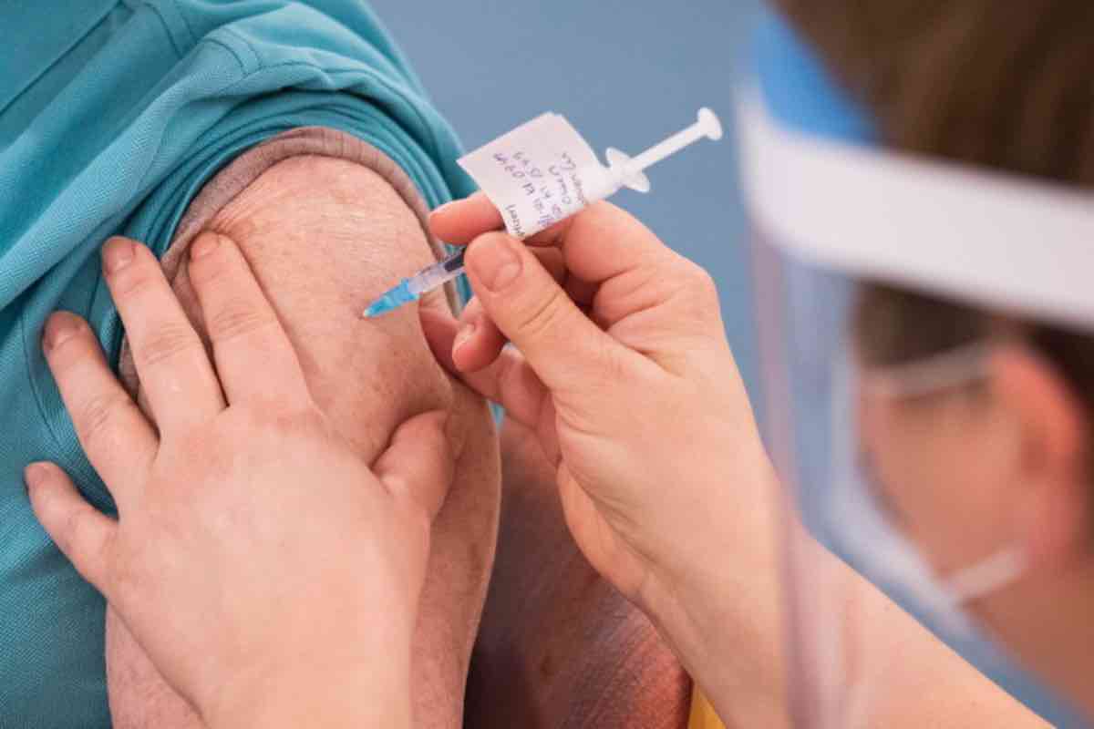 Parte in Piemonte la campagna vaccinale contro influenza e Covid