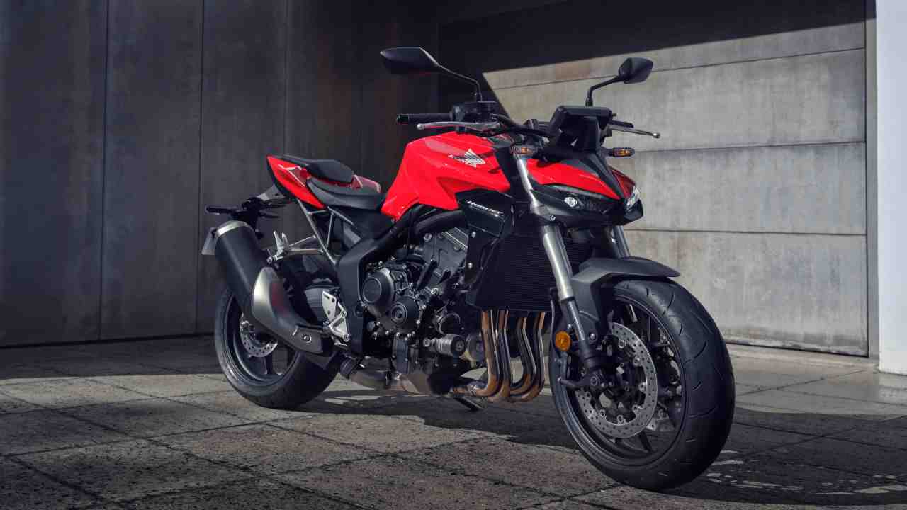 Honda CB1000 Hornet 2025: prestazioni da super sportiva