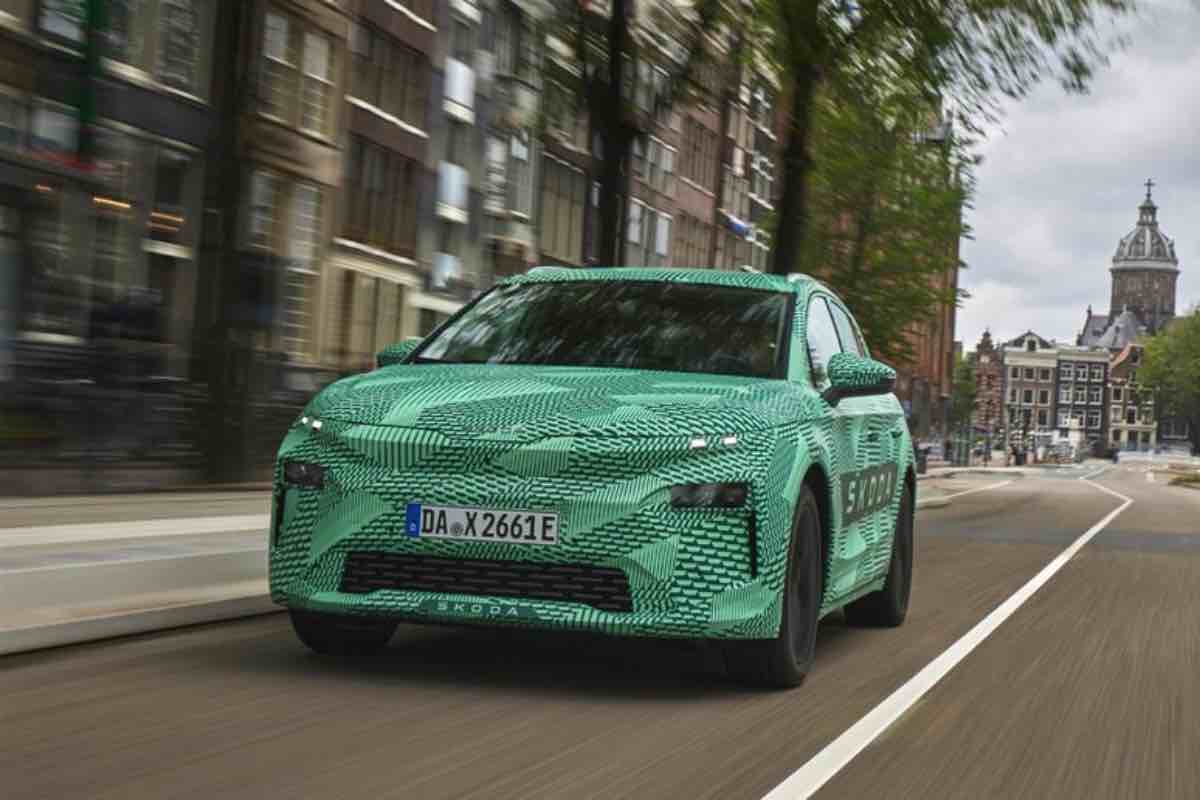 Skoda Elroq: il nuovo SUV elettrico che ridisegna il futuro della mobilità