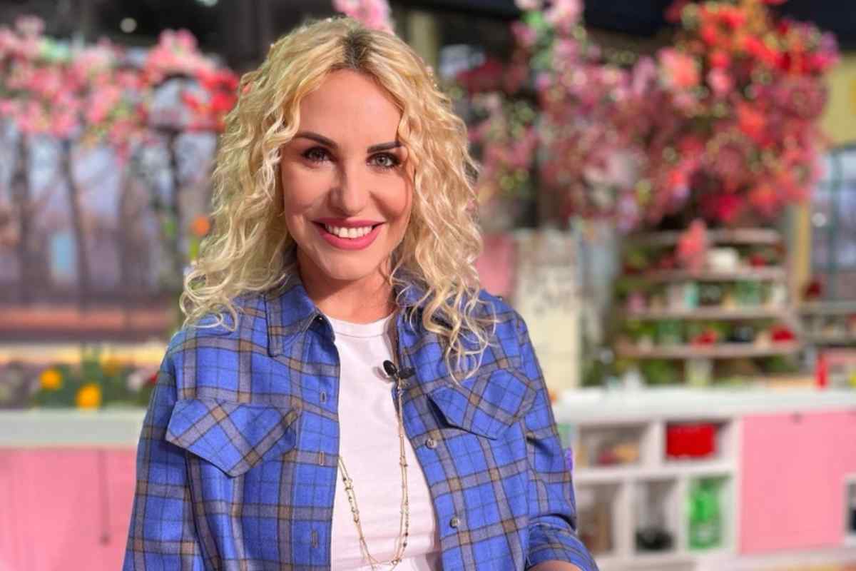 E’ sempre mezzogiorno, Antonella Clerici esasperata: cosa è successo in diretta